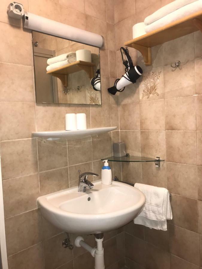 Double Room,897153499:JPEG